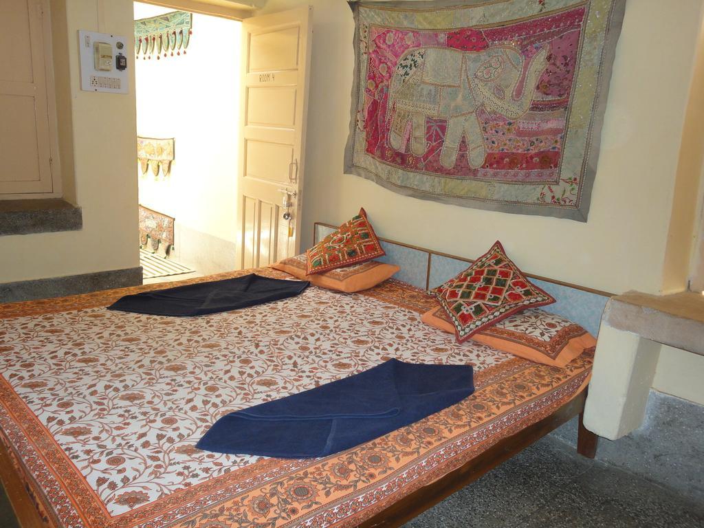 Hotel Temple View Джайсалмер Стая снимка