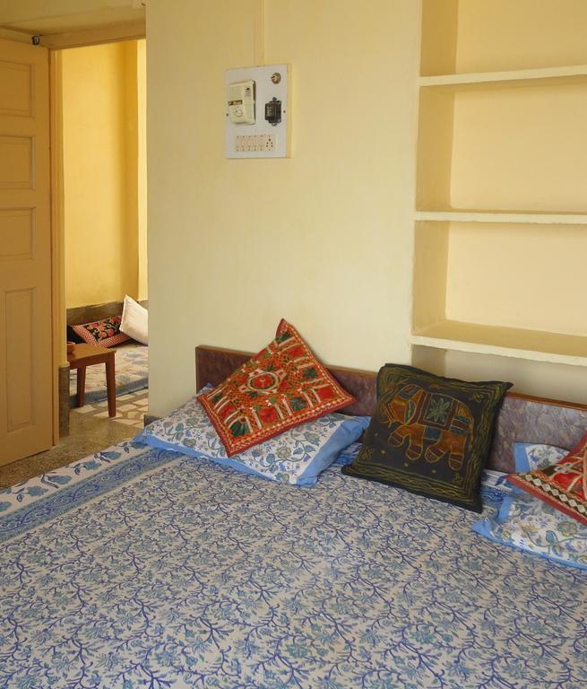 Hotel Temple View Джайсалмер Стая снимка